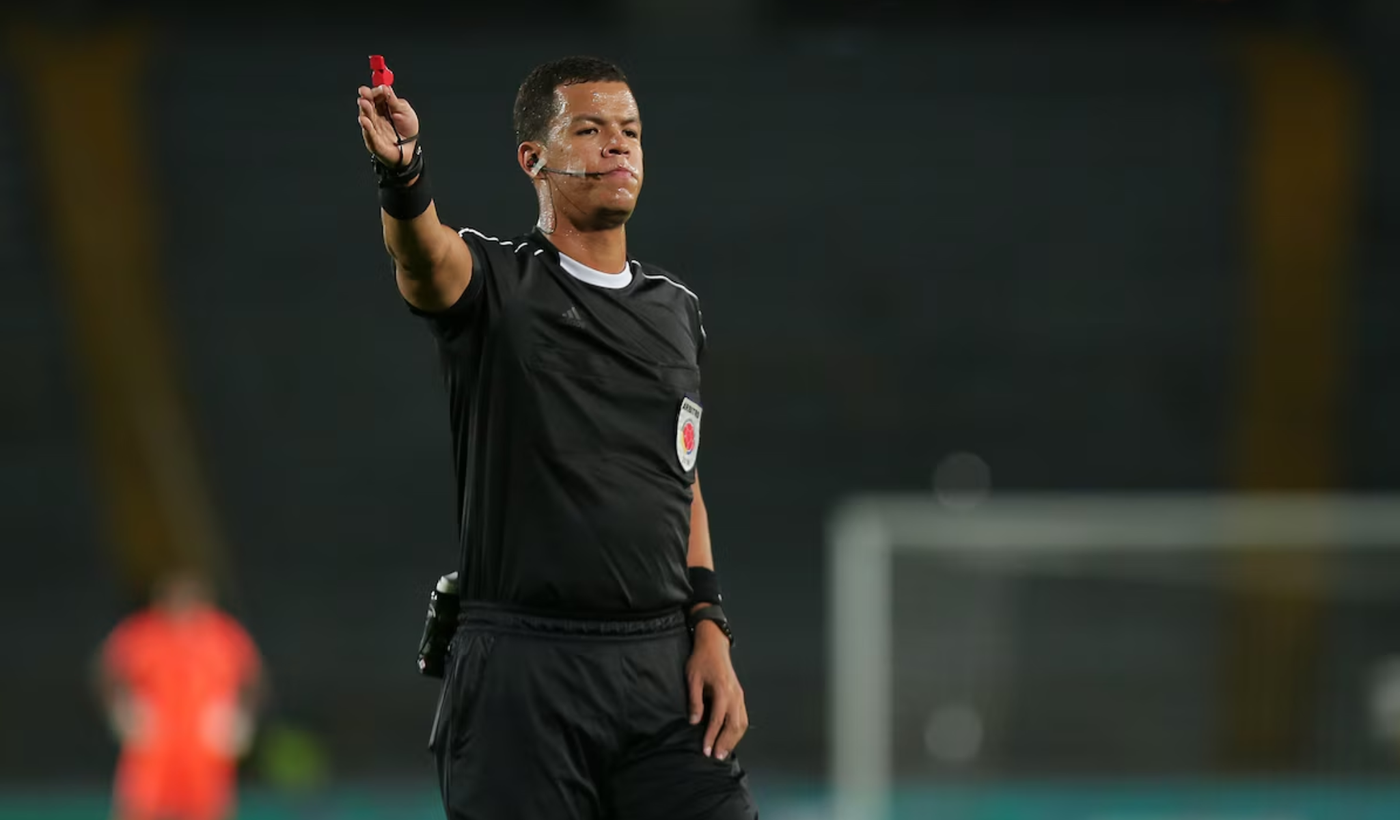 Jhon Ospina árbitro.png