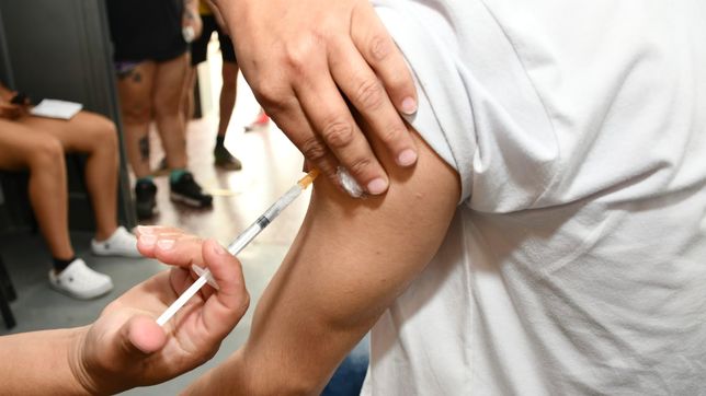 repudiaron a los medicos de la plata y la provincia que tienen discurso antivacuna