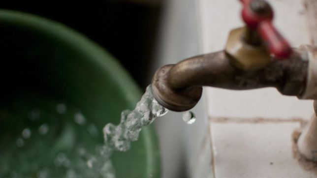 se empieza a normalizar el servicio de absa en la plata: ¿ya se puede tomar el agua?