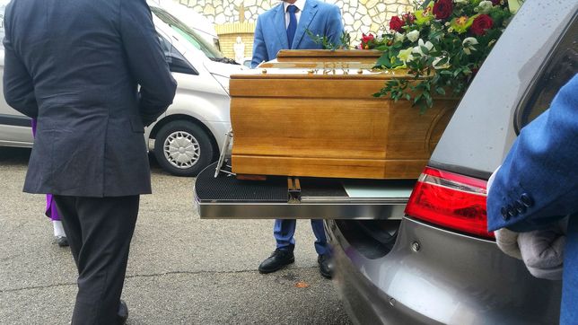 misterio y versiones cruzadas tras un insolito robo en una conocida funeraria de berisso