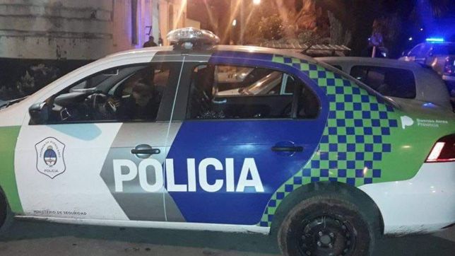 melchor romero: fue a cubrir una denuncia por disturbios y lo recibieron a los piedrazos