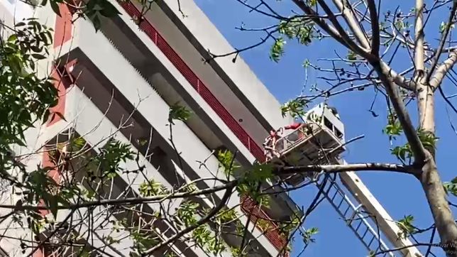 el video del rescate de los vecinos del edificio incendiado en 13 entre 63 y 64