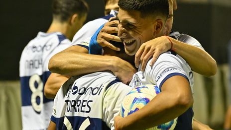 El Lobo rotó nombres, jugó un gran complemento y goleó a Acassuso para avanzar en Copa Argentina