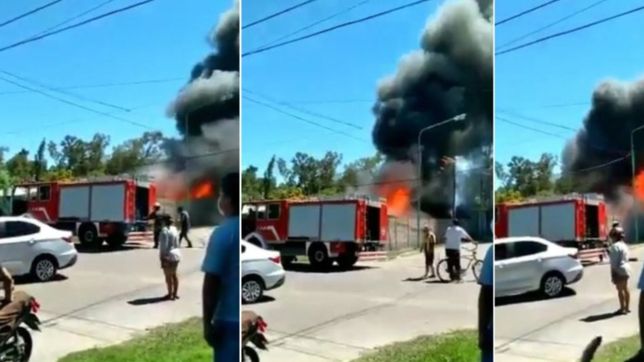 video: panico en ensenada por un incendio que destrozo al menos tres casas