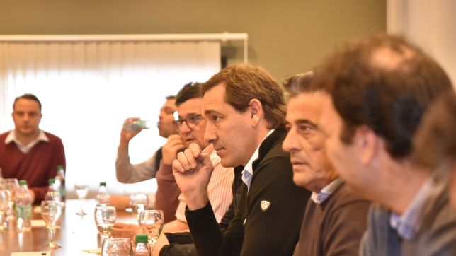 con garro a la cabeza, intendentes de jxc reclamaron la deuda millonaria a la provincia