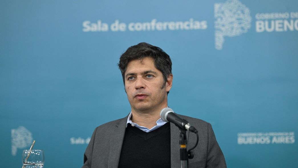 Kicillof presenta el Presupuesto con un pedido de deuda en medio de los ajustes de Milei