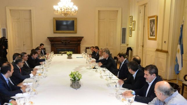 julio garro se reunio con el presidente mauricio macri e intendentes de las capitales provinciales