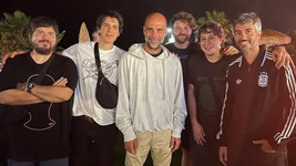 el inesperado cruce entre santiago motorizado y pep guardiola en el primavera sound de barcelona el inesperado cruce entre santiago motorizado y pep guardiola en el primavera sound de barcelona