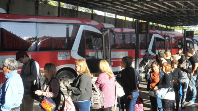 micros, trenes y vuelos: no habra transporte durante tres horas este martes