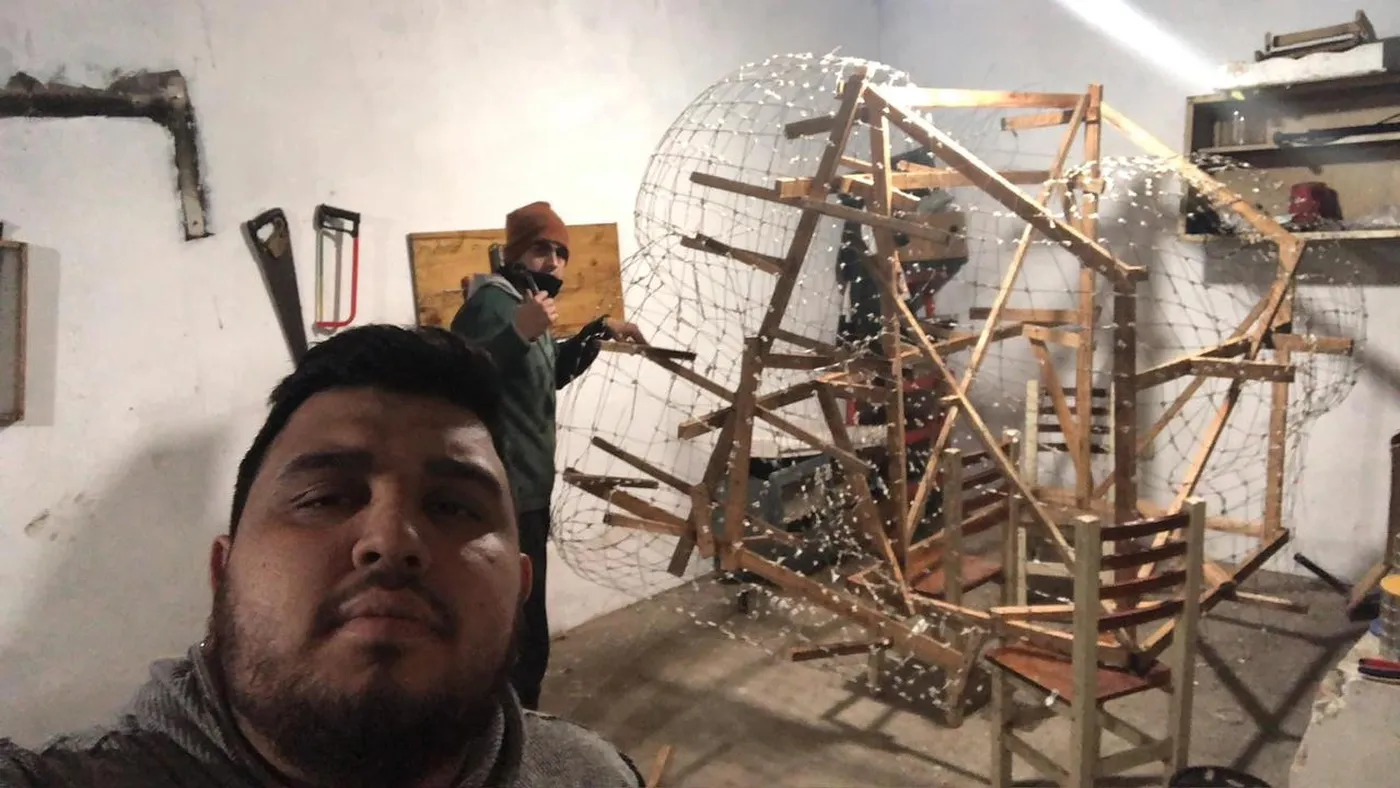 El grupo Los Macana, que viene realizando muñecos en La Plata desde 2007, comenzó la construcción de su ejemplar en agosto
