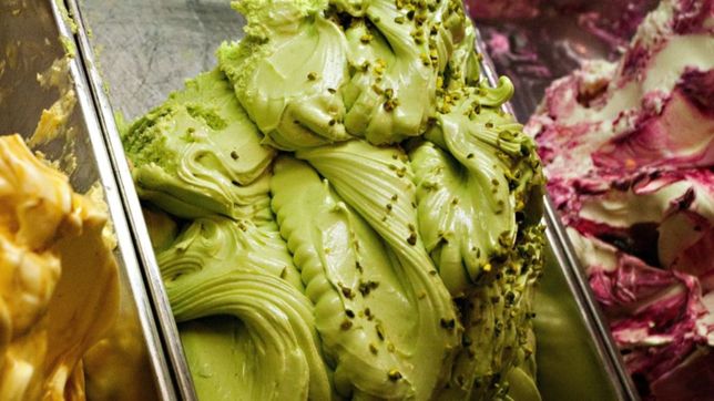 cepo al pistacho: las trabas a la importacion ya complican a las heladerias de la plata
