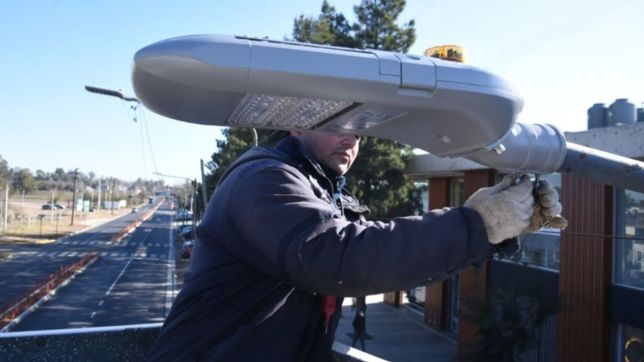 renuevan 40 kilometros de iluminacion led en los principales accesos a la plata