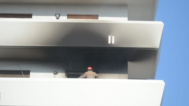 incendio, tension y evacuados en el historico edificio de 7 y 50