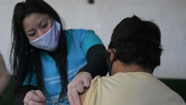 la unlp continua con la campana de vacunacion para docentes y no docentes