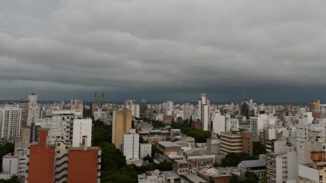 granizo, rafagas de 80 km/h y mucha lluvia: asi se vivio el temporal en la plata