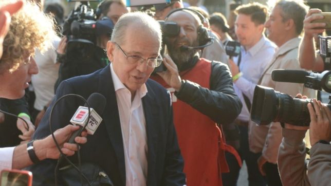 ¡hola profesor!, asi llego alejandro sabella al estadio en la vuelta a uno