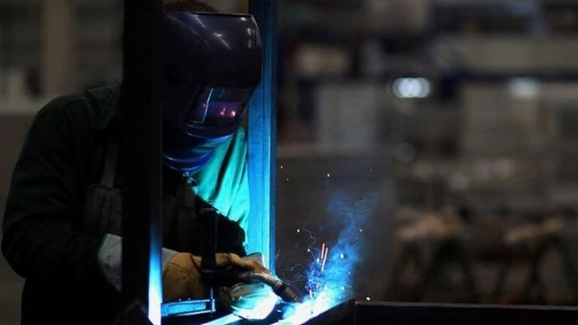 en medio de la crisis, mas de un millon de trabajadores cobraran un 25% menos de su sueldo