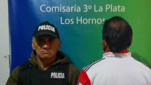 mato con un cuchillo a un hombre, se escondio en una obra en construccion y lo atraparon