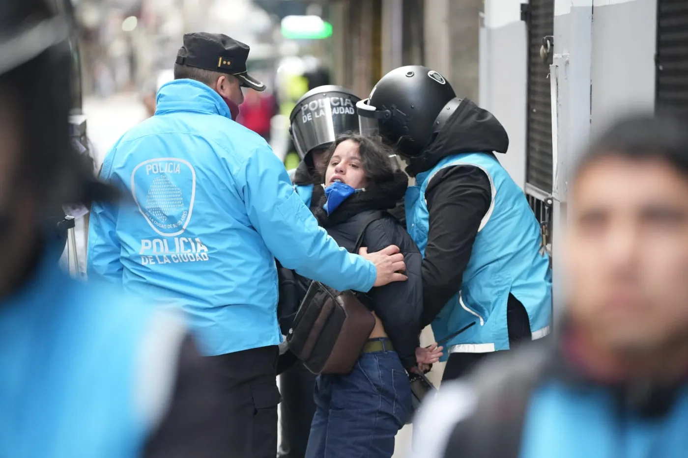 fotoperiodistas detenidas la plata marcha jubilados