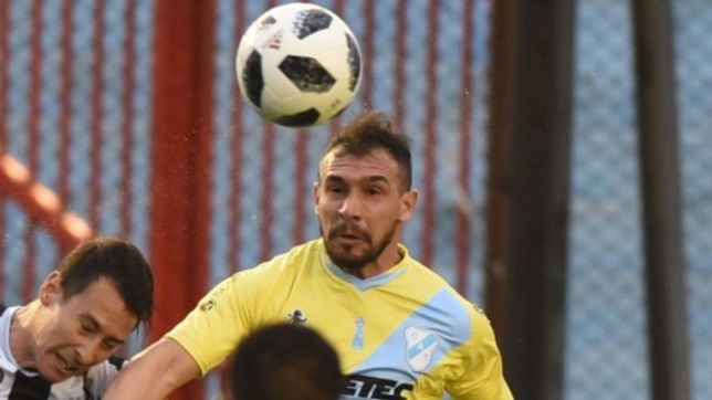 un futbolista platense en la superliga fue denunciado por violencia de genero