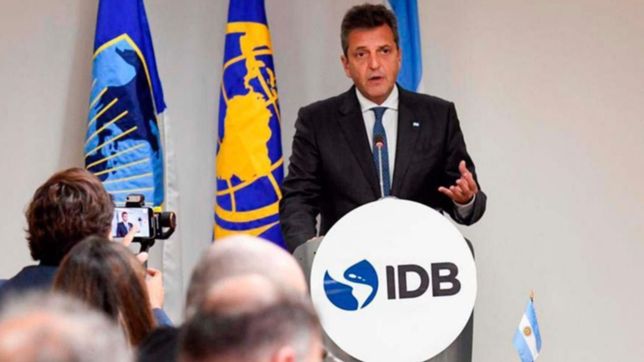 massa anuncio que consiguio 1.385 millones de dolares extras antes del acuerdo con el fmi