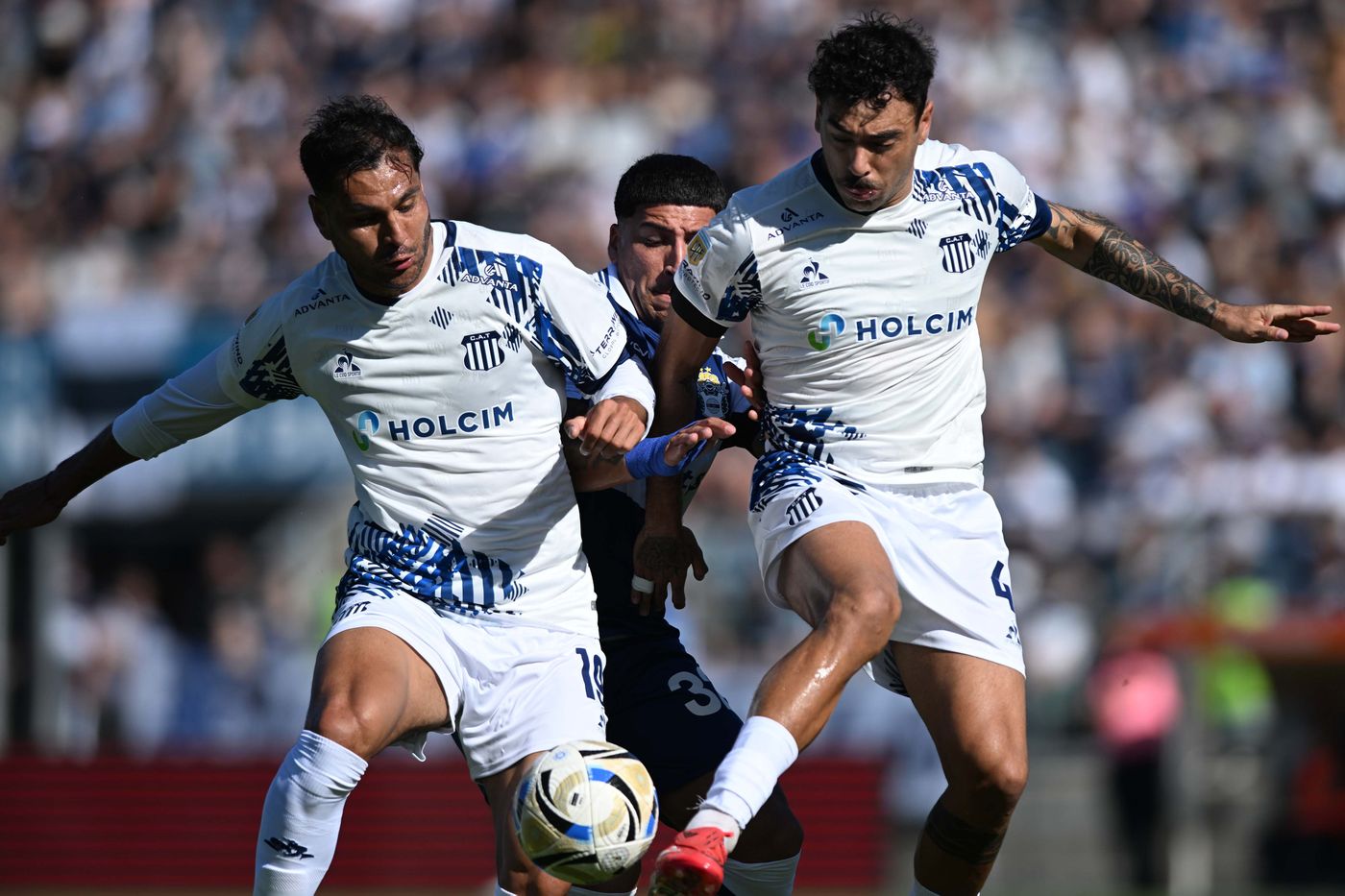 Gimnasia y Talleres buscarán el triunfo en el segundo tiempo. Gimnasia y Talleres buscarán el triunfo en el segundo tiempo.