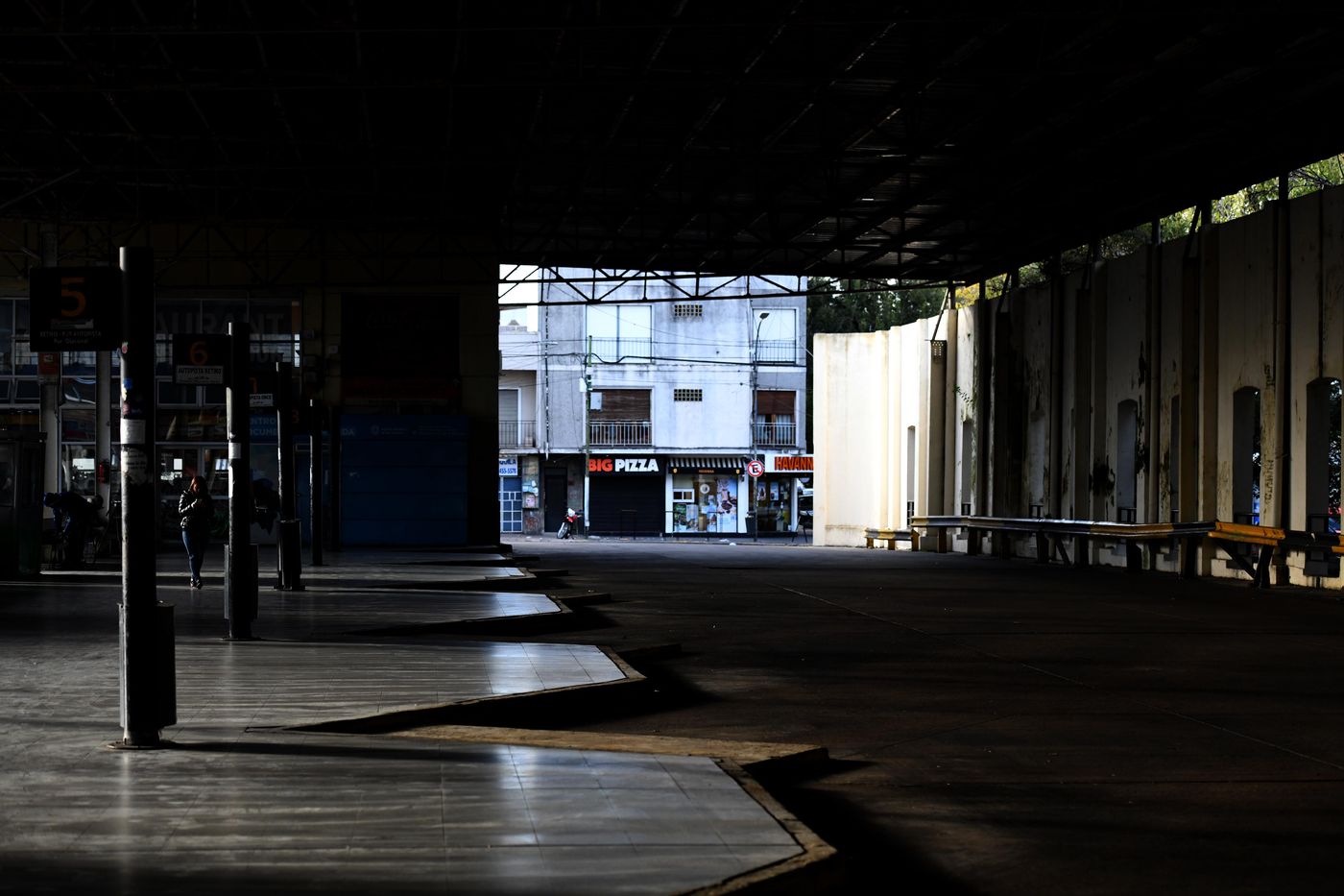 Terminal de Ómnibus vacía por paro de micros (1).JPG