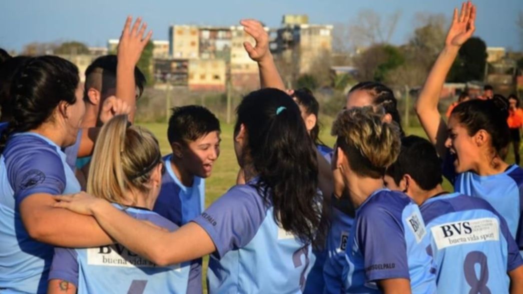 Escándalo en Villa San Carlos: el fútbol femenino denuncia que las obligaron a descender