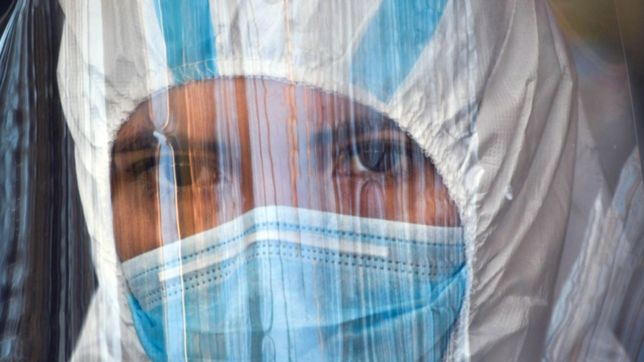 revelan cuanto tiempo puede permanecer el coronavirus en la piel de las personas