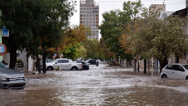 axel kicillof le reclama $100 mil millones a javier milei para asistir a los afectados por las inundaciones