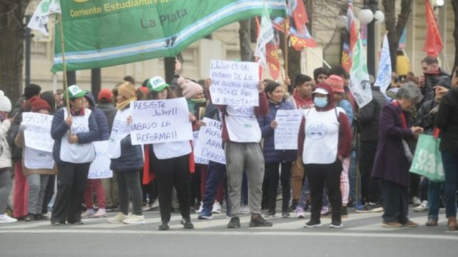 la violencia en jujuy volvio a tener impacto en la plata con otro corte en 7 y 50