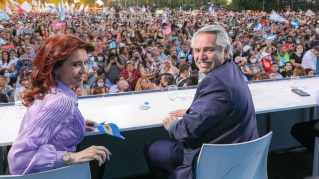 con cristina y alberto fernandez, todos cerro la campana y buscara dar vuelta  la eleccion