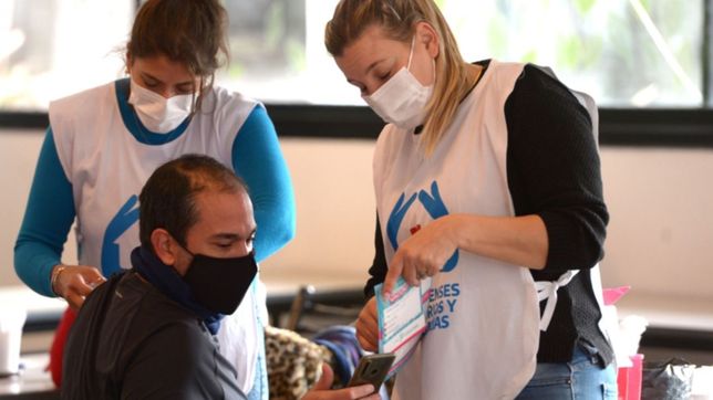 provincia envio casi un millon de turnos para vacunar contra el covid-19