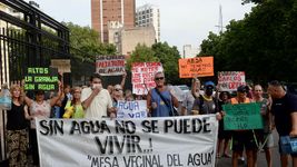 vecinos de la plata reclamaron la emergencia hidrica por falta de agua en la plata vecinos de la plata reclamaron la emergencia hidrica por falta de agua en la plata