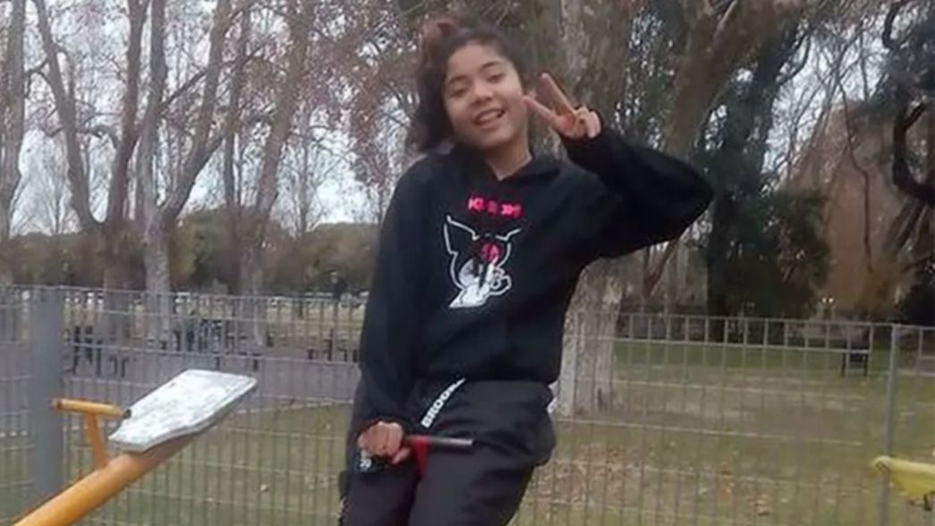 Una nena de 11 años se escapó de su casa y la encontraron muerta en una zanja