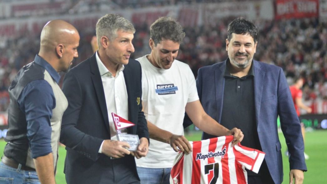 Estudiantes y Palermo: del amor al odio, la reconciliación y el sueño de ser DT pincha