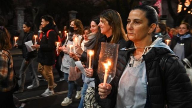 padres y docentes vuelven a marchar en defensa de lucas puig en la plata