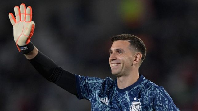 la sorpresiva visita del dibu martinez a la plata: ¿que vino a hacer?