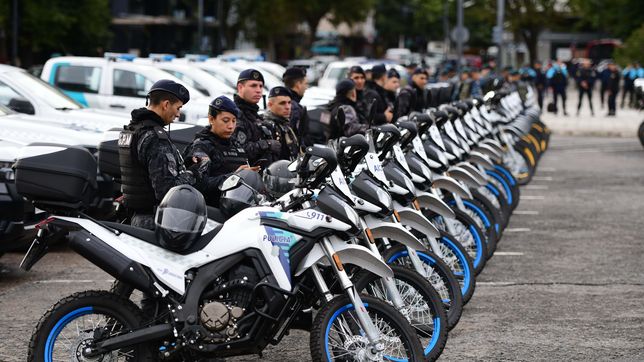 la plata sumo diez patrulleros y cuarenta motos para reforzar el patrullaje