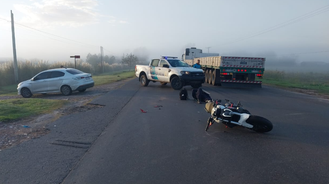 un auto atropello a un policia que iba en moto en ruta 36 y casi termina en tragedia