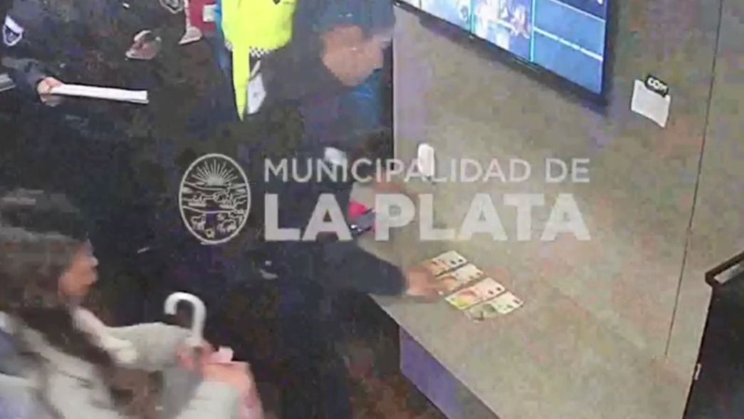 VIDEO: Así cayó la mujer acusada de estafar comercios de La Plata con billetes falsos