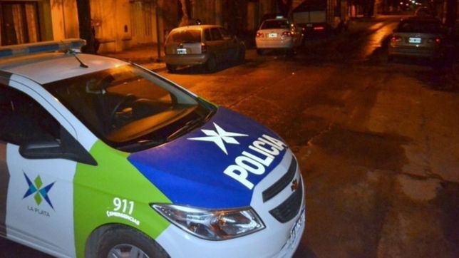 salvaje robo en la plata: ataron y golpearon a dos amigos y los desvalijaron