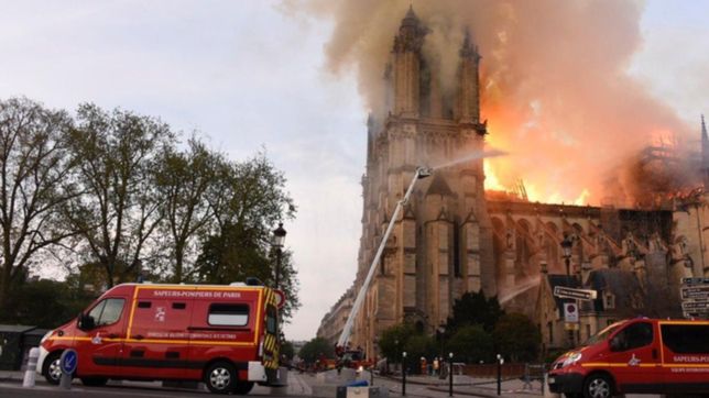 tenemos mucha tristeza, el relato de una platense en notre dame