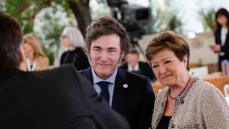 El FMI quiere que más asalariados paguen Ganancias y subir impuestos al monotributo El FMI quiere que más asalariados paguen Ganancias y subir impuestos al monotributo