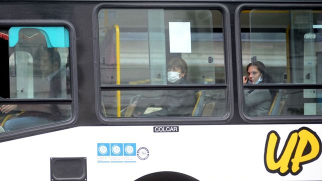 los choferes de micro reclaman ser vacunados contra el covid-19 y amenazan con un paro