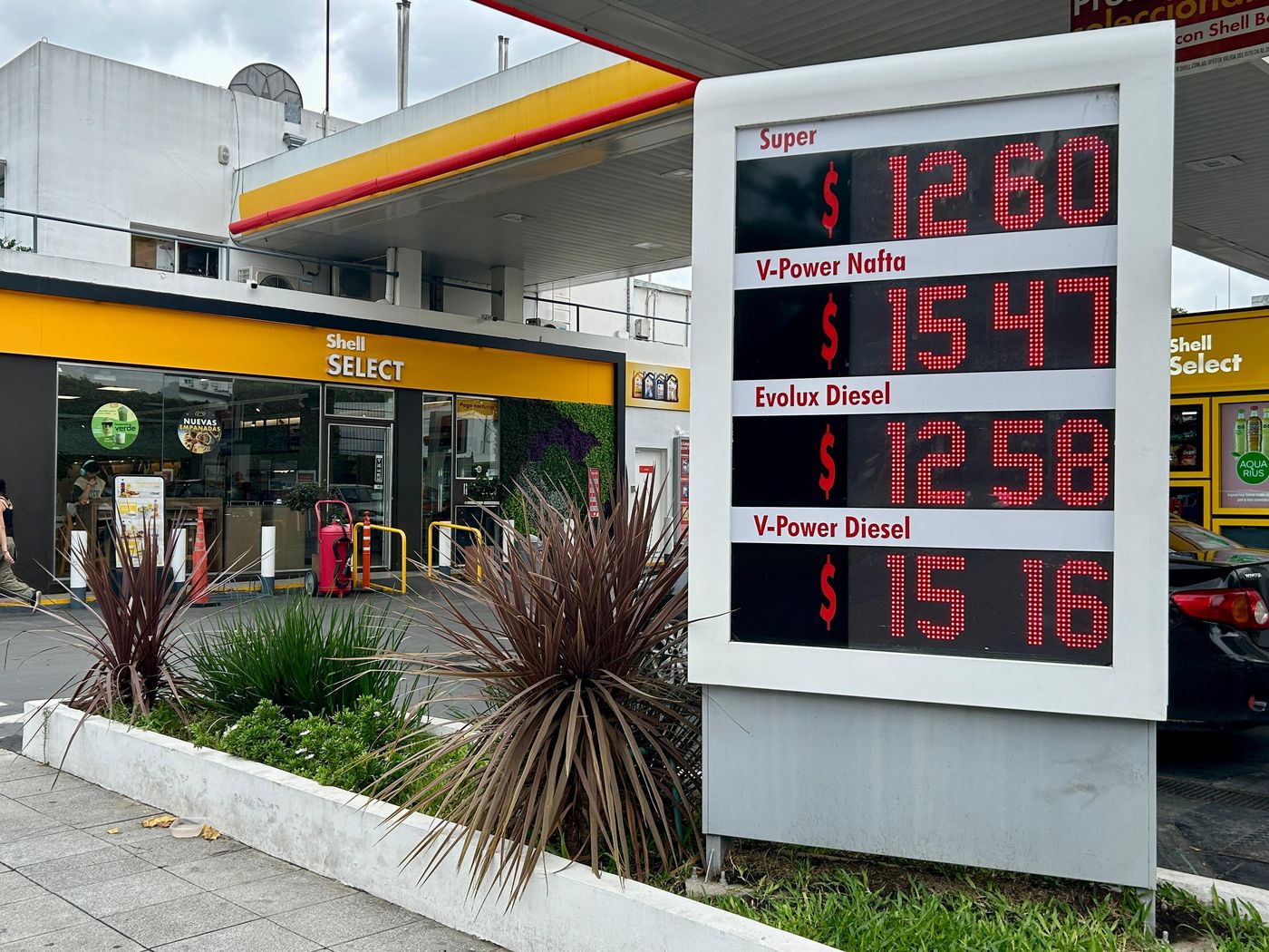 Estacion de servicio Shell nafta combustible (4).jpeg