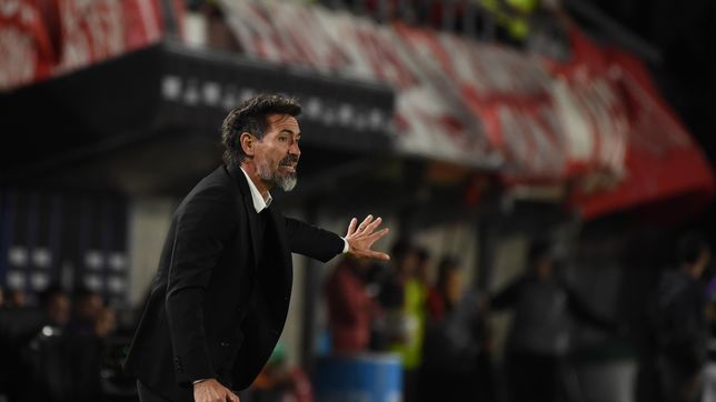 eduardo dominguez piensa en un equipo combativo para continuar el partido con boca