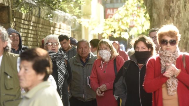 vuelven a abrir los bancos en la plata: ¿quienes pueden ir y quienes no?