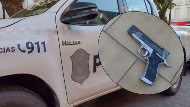 detuvieron a dos chicos que robaban en la plata con un arma de juguete