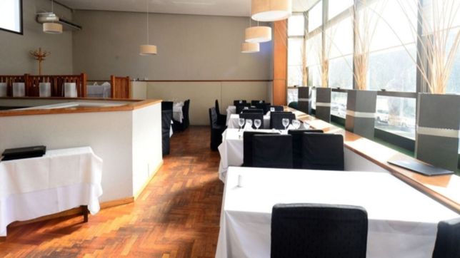 los gastronomicos marchan para volver a abrir bares y restaurantes en la plata